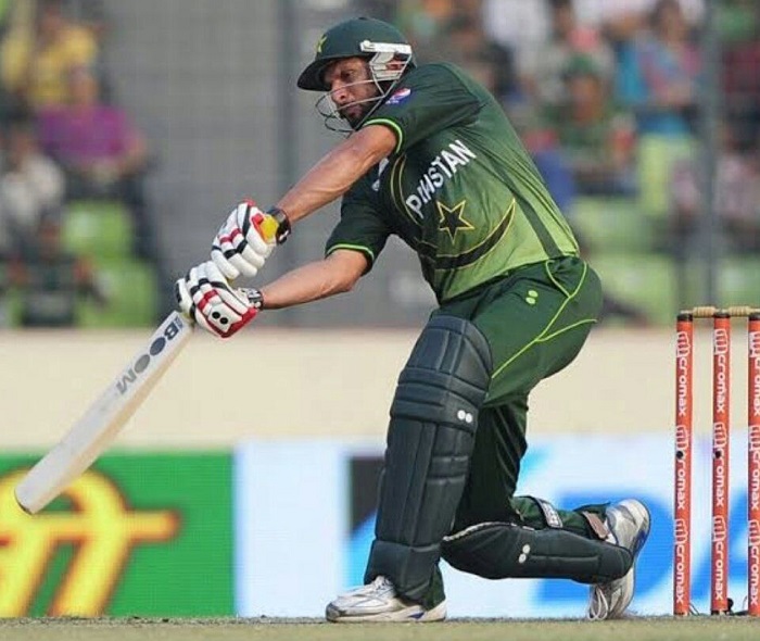 Brett Lee – 130 meters