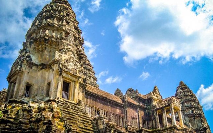 Angkor Wat – Worlds Largest Religious Monument