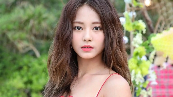 Tzuyu – TWICE