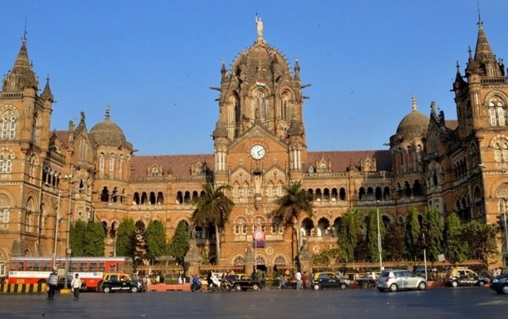 Tracks of Grandeur: Top 10 Railway Stations in India That Showcase Legacy and Modernity 2d303 csmt railway station